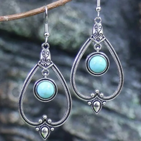 Antique Silver Howlite Dangling Earrings - Picture 1 of 3